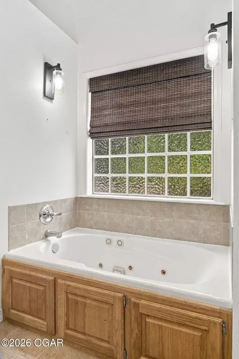 Bath - 809 S 14th Avenue Ozark Mo 65721 Ave, Ozark, MO 65721 photo 4 of 5