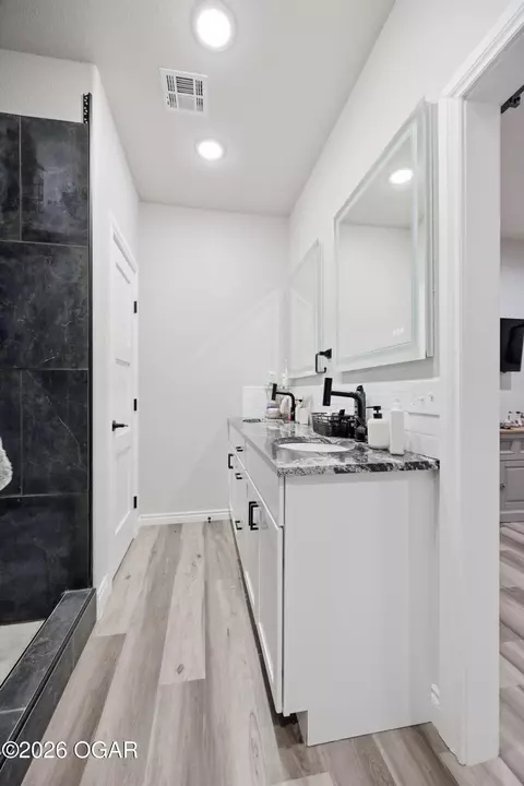 Bath - 1122 S Sergeant Avenue Joplin Mo 64801 Ave, Joplin, MO 64801 photo 2 of 5