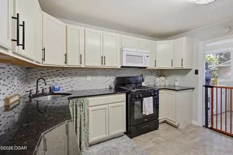 Kitchen - 525 E Macon Street Carthage Mo 64836 St, Carthage, MO 64836 photo 3 of 3
