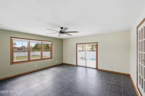 Living - 1730 E 30th Street Joplin Mo 64804 St, Joplin, MO 64804 photo 7 of 9