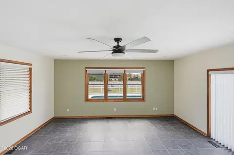 Living - 1730 E 30th Street Joplin Mo 64804 St, Joplin, MO 64804 photo 8 of 9