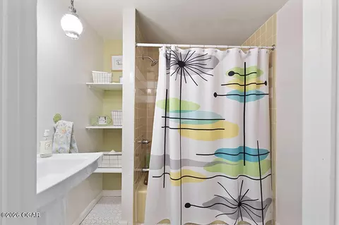 Bath - 2615 E Melbourne Road Springfield Mo 65804 Rd, Springfield, MO 65804 photo 6 of 6