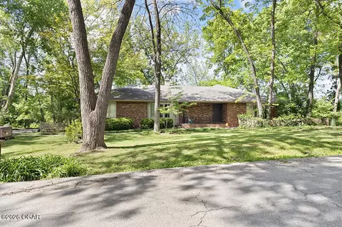 Exterior - 2615 E Melbourne Road Springfield Mo 65804 Rd, Springfield, MO 65804 photo 4 of 15