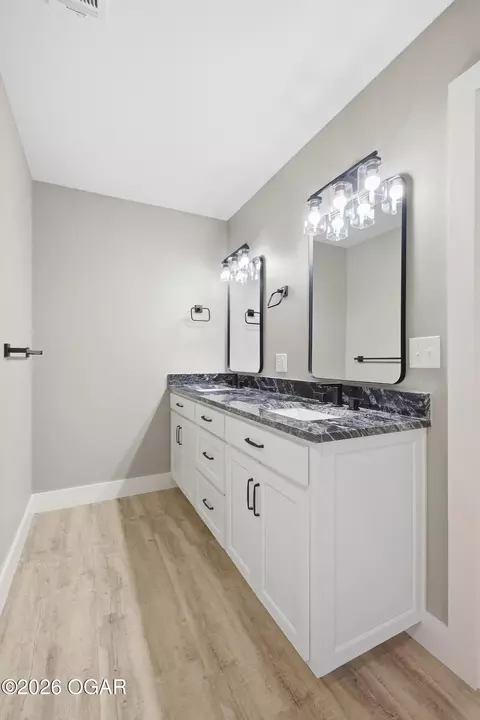 Bath - 2206 Modern Avenue Carthage Mo 64836 Ave, Carthage, MO 64836 photo 2 of 7