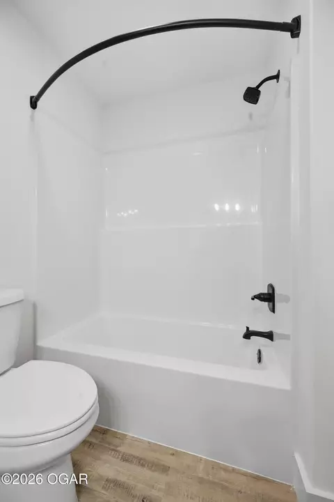 Bath - 2201 Modern Avenue Carthage Mo 64836 Ave, Carthage, MO 64836 photo 3 of 6