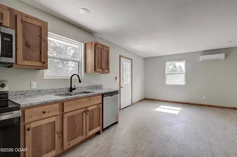 Other - 717 Benham Avenue Neosho Mo 64850 Ave, Neosho, MO 64850 photo 11 of 11