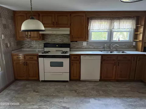 Kitchen - 809 Irwin Street Duenweg Mo 64841 St, Duenweg, MO 64841 photo 1 of 2