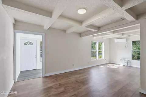 Living - 1402 Poplar Street Lamar Mo 64759 St, Lamar, MO 64759 photo 3 of 4