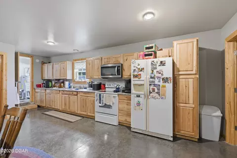 Kitchen - 11228 State Highway 96 Carthage Mo 64836, Carthage, MO 64836 photo 3 of 3