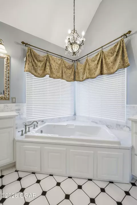 Bath - 2012 Beau Drive Carthage Mo 64836 Dr, Carthage, MO 64836 photo 4 of 16