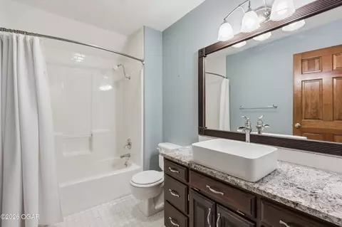 Bath - 2012 Beau Drive Carthage Mo 64836 Dr, Carthage, MO 64836 photo 8 of 16