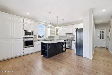 Kitchen - 2012 Beau Drive Carthage Mo 64836 Dr, Carthage, MO 64836 photo 4 of 9