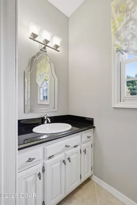 Bath - 2012 Beau Drive Carthage Mo 64836 Dr, Carthage, MO 64836 photo 7 of 16