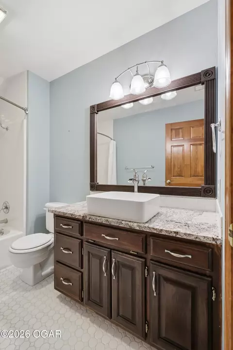Bath - 2012 Beau Drive Carthage Mo 64836 Dr, Carthage, MO 64836 photo 9 of 16
