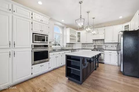 Kitchen - 2012 Beau Drive Carthage Mo 64836 Dr, Carthage, MO 64836 photo 2 of 9