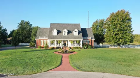 Exterior - 2012 Beau Drive Carthage Mo 64836 Dr, Carthage, MO 64836 photo 4 of 17
