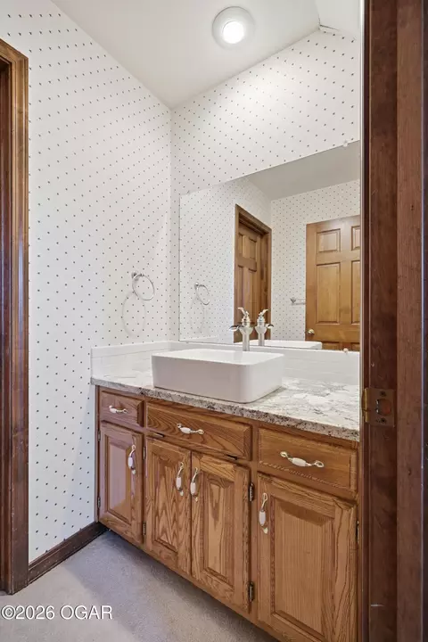 Bath - 2012 Beau Drive Carthage Mo 64836 Dr, Carthage, MO 64836 photo 11 of 16