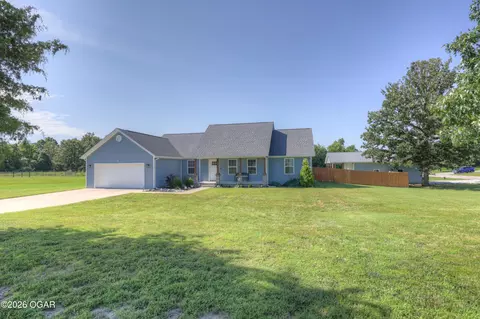 Exterior - 4910 E 27th Street Joplin Mo 64801 St, Joplin, MO 64801 photo 3 of 7