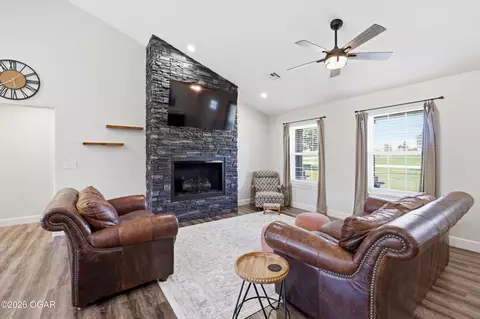 Living - 4910 E 27th Street Joplin Mo 64801 St, Joplin, MO 64801 photo 1 of 2