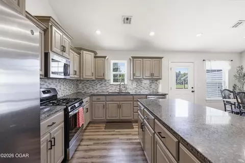 Kitchen - 4910 E 27th Street Joplin Mo 64801 St, Joplin, MO 64801 photo 4 of 4