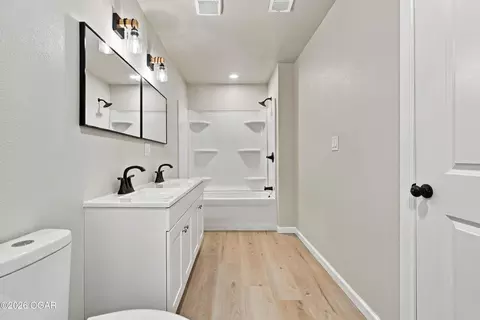 Bath - 110 W Park Street Monett Mo 65708 St, Monett, MO 65708 photo 1 of 7
