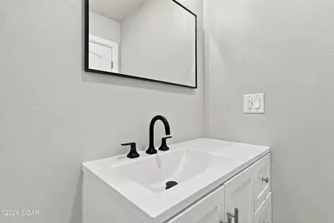 Bath - 110 W Park Street Monett Mo 65708 St, Monett, MO 65708 photo 6 of 7