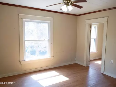 Living - 517 3rd Street Anderson Mo 64831 St, Anderson, MO 64831 photo 3 of 3