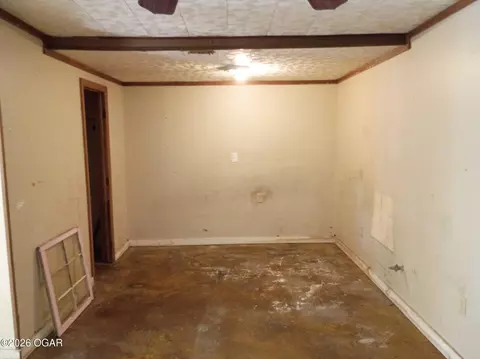 Living - 517 3rd Street Anderson Mo 64831 St, Anderson, MO 64831 photo 1 of 3