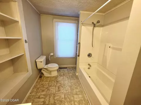Bath - 305 E Jackson Street Pittsburg Ks 66762 St, Pittsburg, KS 66762 photo 1 of 4
