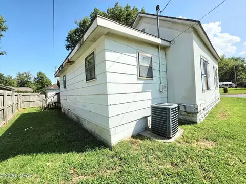 Exterior - 305 E Jackson Street Pittsburg Ks 66762 St, Pittsburg, KS 66762 photo 1 of 5