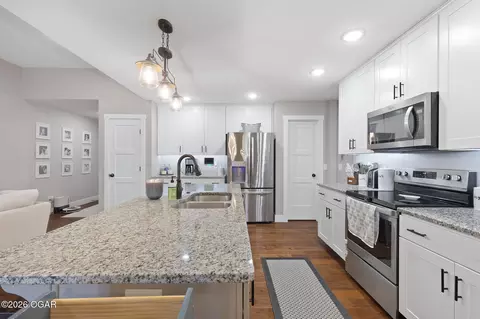Kitchen - 393 E Lombardy Drive Republic Mo 65738 Dr, Republic, MO 65738 photo 3 of 4