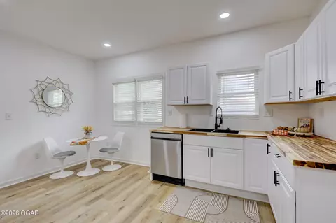 Kitchen - 2650 E 8th Street Joplin Mo 64801 St, Joplin, MO 64801 photo 2 of 3