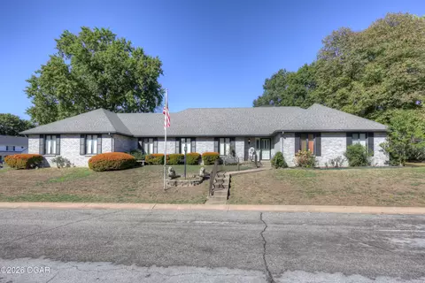2121 Laura Lane Joplin Mo 64801 Ln, Joplin, MO 64801