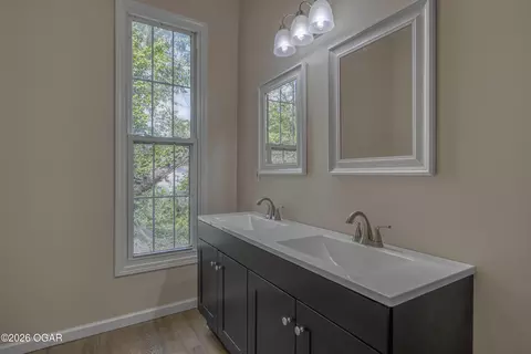 Bath - 302 E Market Street Diamond Mo 64840 St, Diamond, MO 64840 photo 1 of 3
