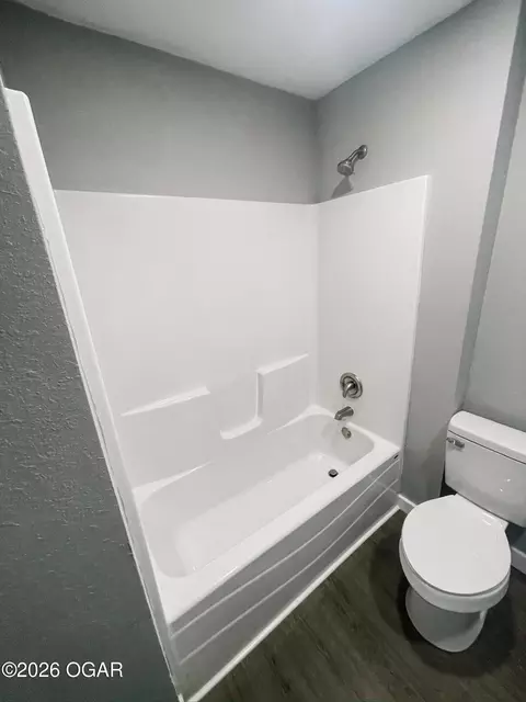 Bath - 608 N Central Avenue Monett Mo 65708 Ave, Monett, MO 65708 photo 2 of 3