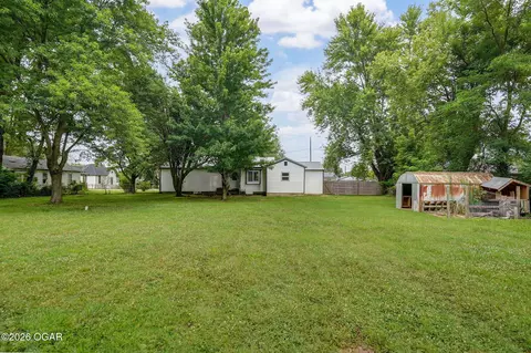 Exterior - 12 E Hawthorne Street Aurora Mo 65605 St, Aurora, MO 65605 photo 6 of 8