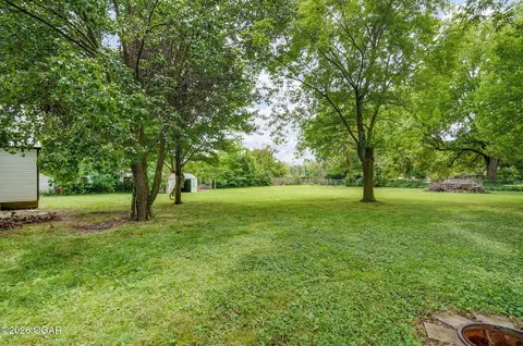 Exterior - 12 E Hawthorne Street Aurora Mo 65605 St, Aurora, MO 65605 photo 3 of 8