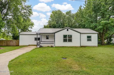 12 E Hawthorne Street Aurora Mo 65605 St, Aurora, MO 65605