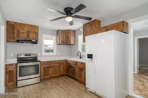Kitchen - 12 E Hawthorne Street Aurora Mo 65605 St, Aurora, MO 65605 photo 1 of 3