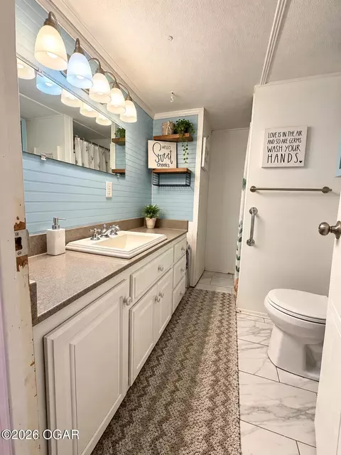 Bath - 1444 Bear Hollow Road Jane Mo 64856 Rd, Jane, MO 64856 photo 1 of 1