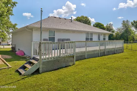 Exterior - 405 Lynn Drive Clever Mo 65631 Dr, Clever, MO 65631 photo 7 of 10