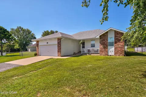 Exterior - 405 Lynn Drive Clever Mo 65631 Dr, Clever, MO 65631 photo 2 of 10