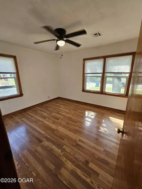 Bedroom - 1927 E Laurel Street Joplin Mo 64801 St, Joplin, MO 64801 photo 2 of 3