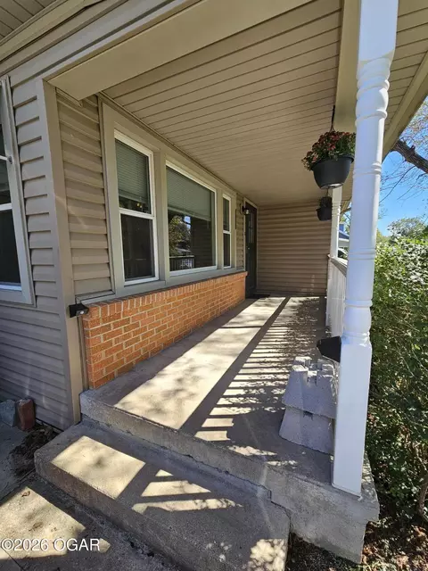 Exterior - 1927 E Laurel Street Joplin Mo 64801 St, Joplin, MO 64801 photo 1 of 3