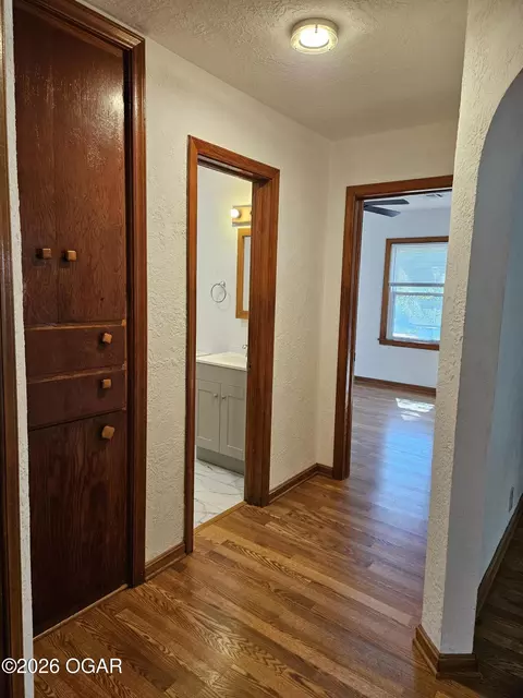 Entry Way - 1927 E Laurel Street Joplin Mo 64801 St, Joplin, MO 64801 photo 1 of 1