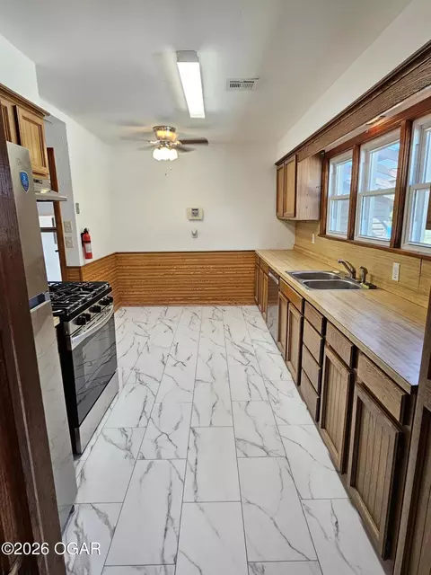 Kitchen - 1927 E Laurel Street Joplin Mo 64801 St, Joplin, MO 64801 photo 1 of 3
