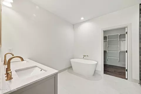 Bath - 802 E Maness Street Anderson Mo 64831 St, Anderson, MO 64831 photo 1 of 5