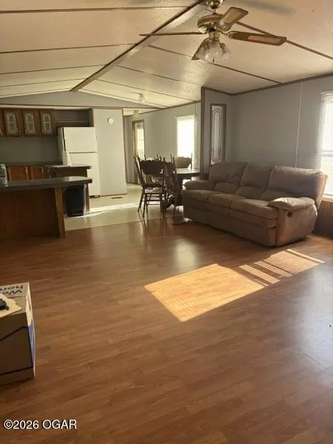 Living - Undisclosed, Alba, MO 64830 photo 2 of 2