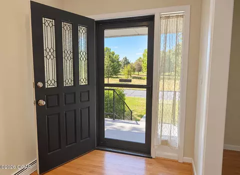Entry Way - 2402 E 11th Street Joplin Mo 64801 St, Joplin, MO 64801 photo 2 of 2