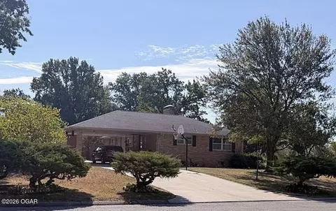 Exterior - 2402 E 11th Street Joplin Mo 64801 St, Joplin, MO 64801 photo 3 of 9
